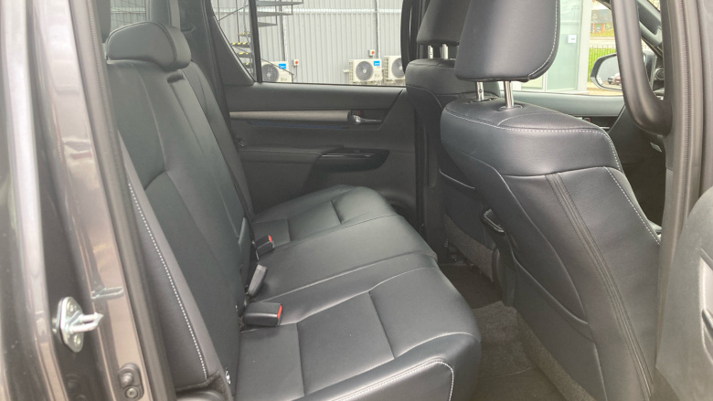 Toyota Hilux Diesel Invincible X D/Cab Pick Up 2.8 Hybrid 48V Auto